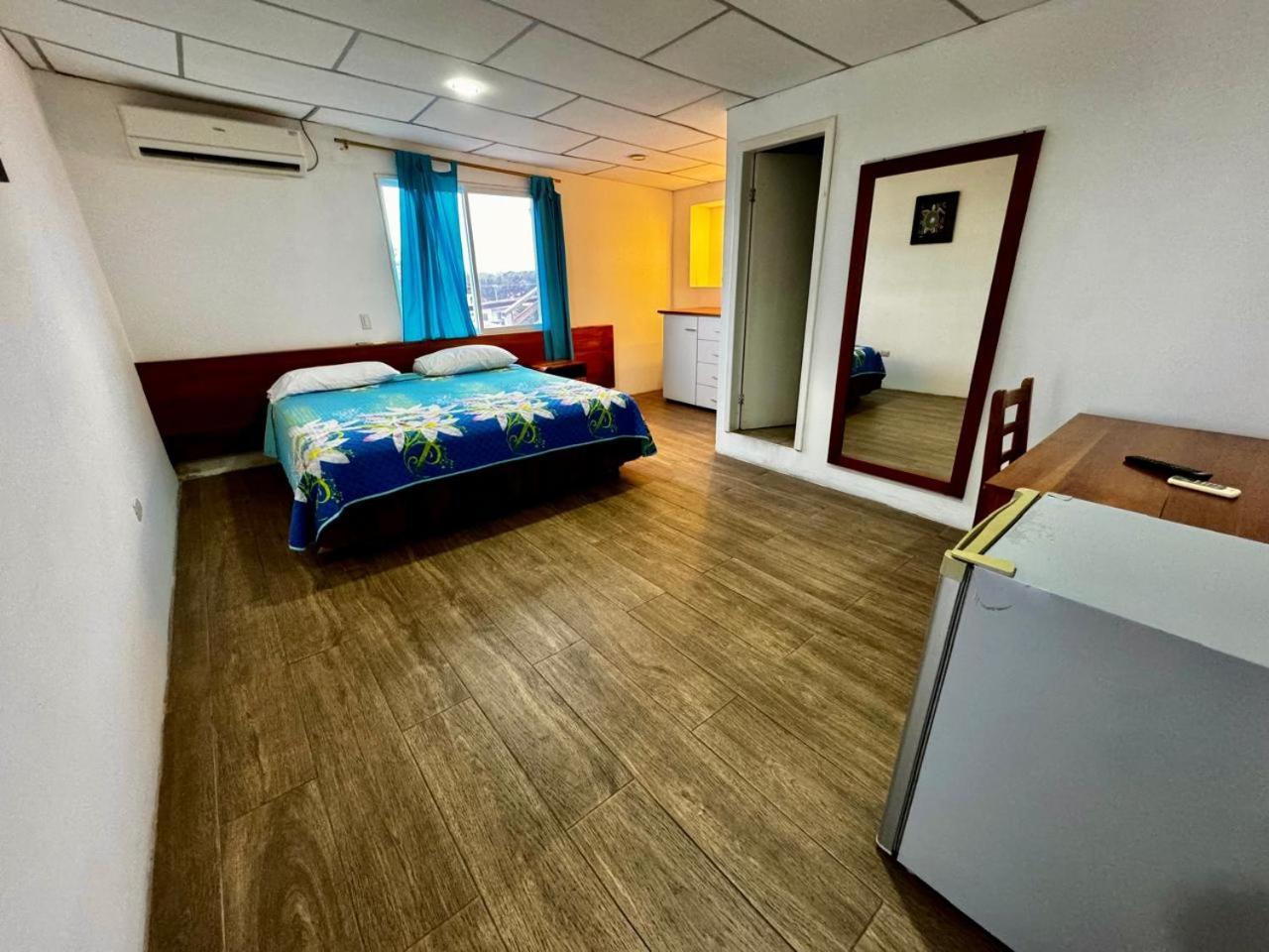 Hostal Muyuyo Пуерто-Айора Екстер'єр фото
