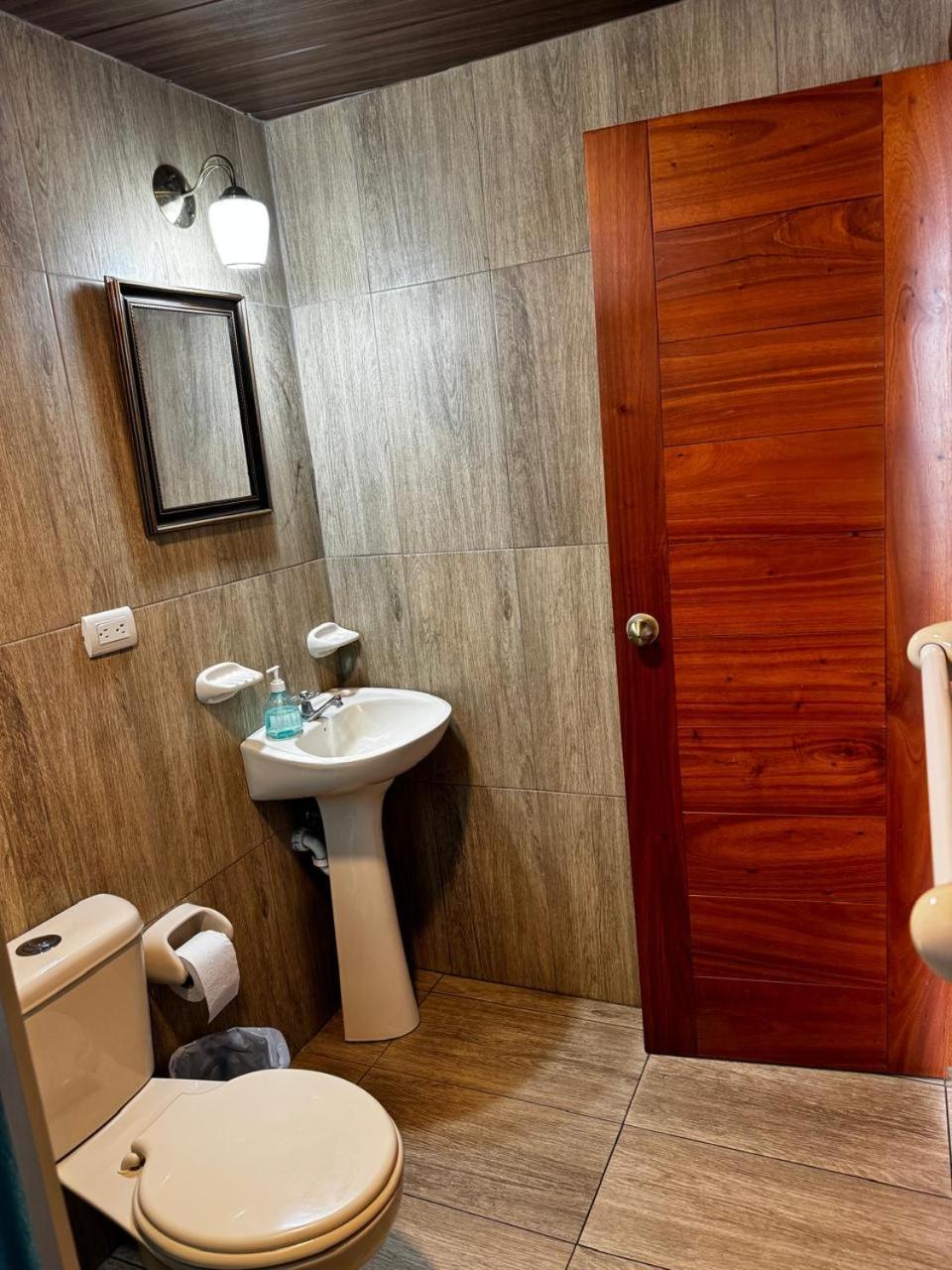 Hostal Muyuyo Пуерто-Айора Екстер'єр фото